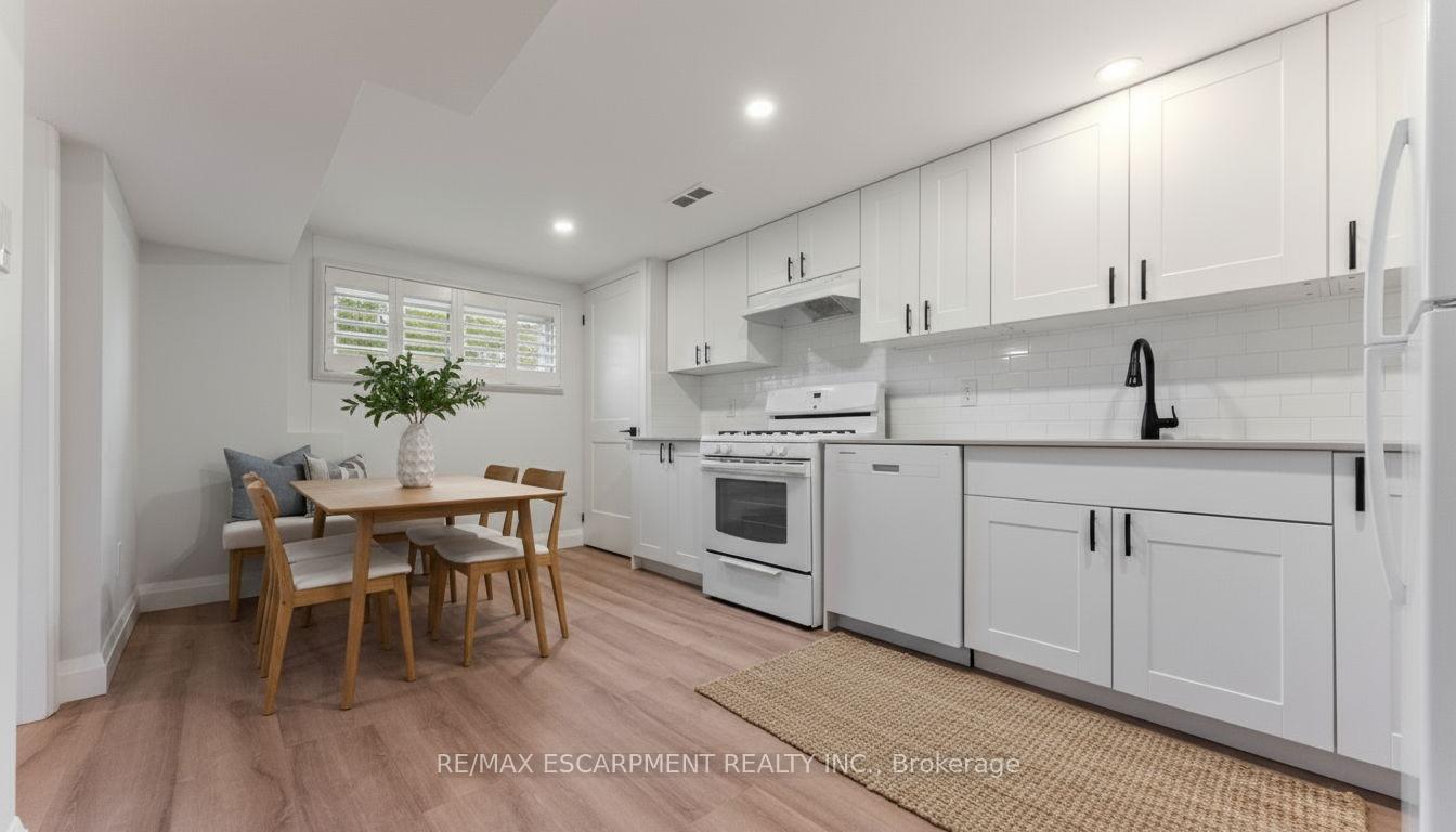 Photo 17 of 11 Marcella Crescent, Hamilton, Gershome — HOMEH