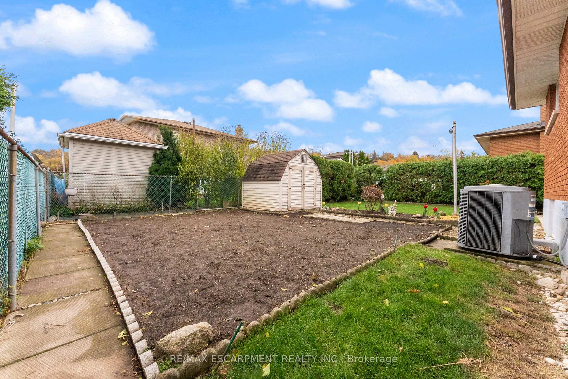 Photo 26 of 11 Marcella Crescent, Hamilton, Gershome — HOMEH