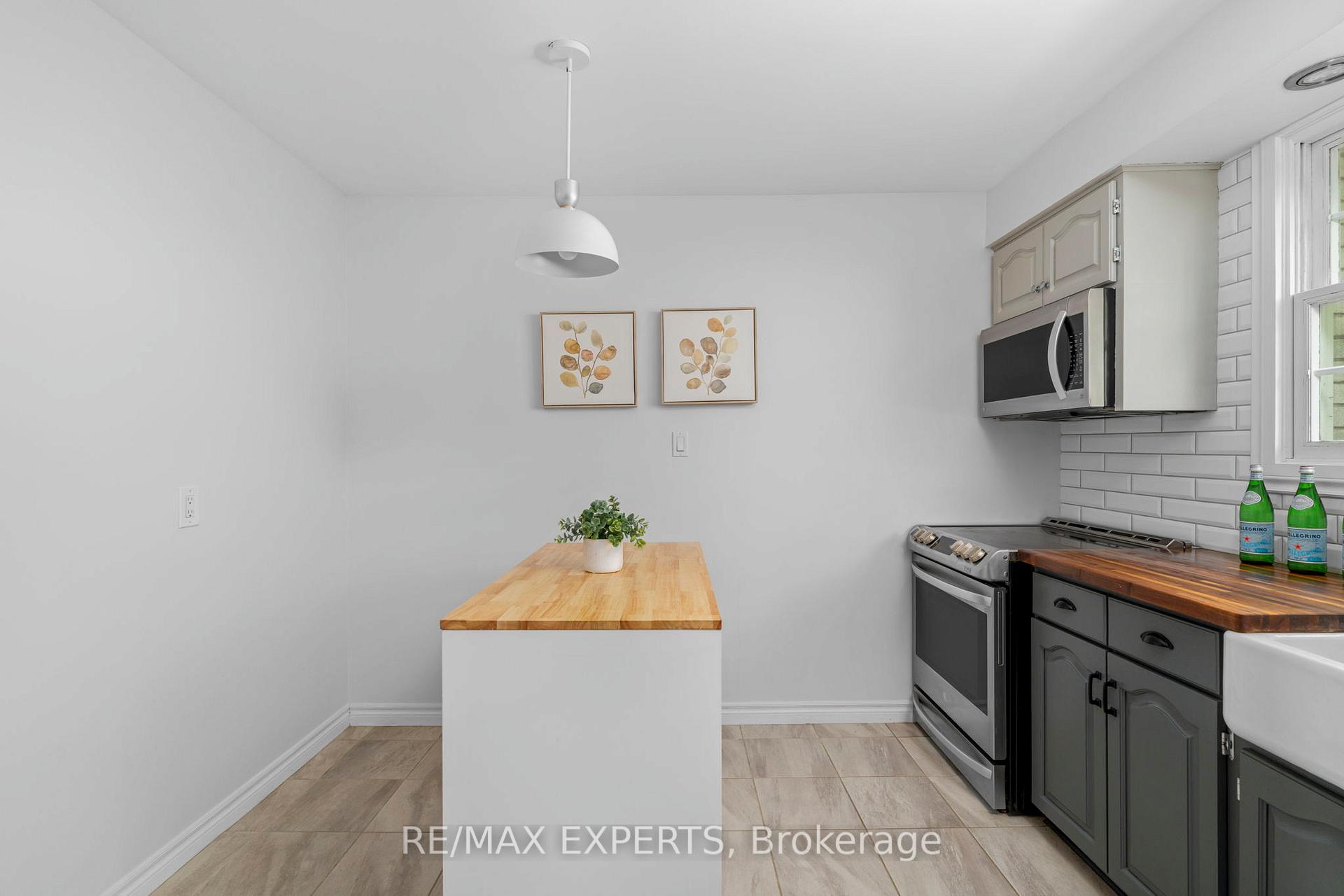 Photo 10 of 128 Heather Avenue, Cambridge — HOMEH
