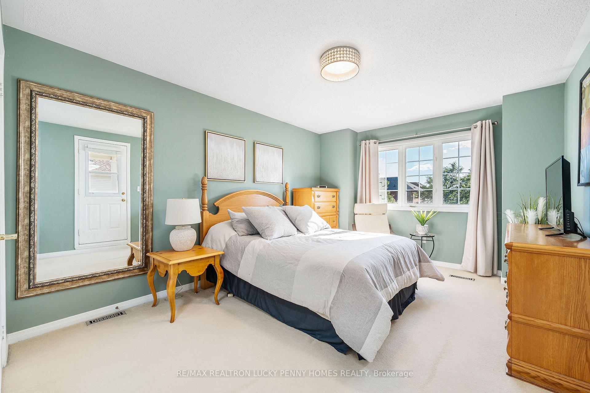 Photo 10 of 221 Madden Place, Clarington, Bowmanville — HOMEH