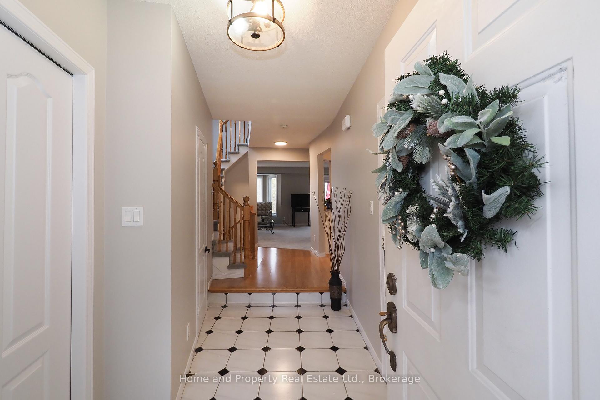 Photo 2 of Unit 1, 511 Oakvale Drive, Waterloo — HOMEH