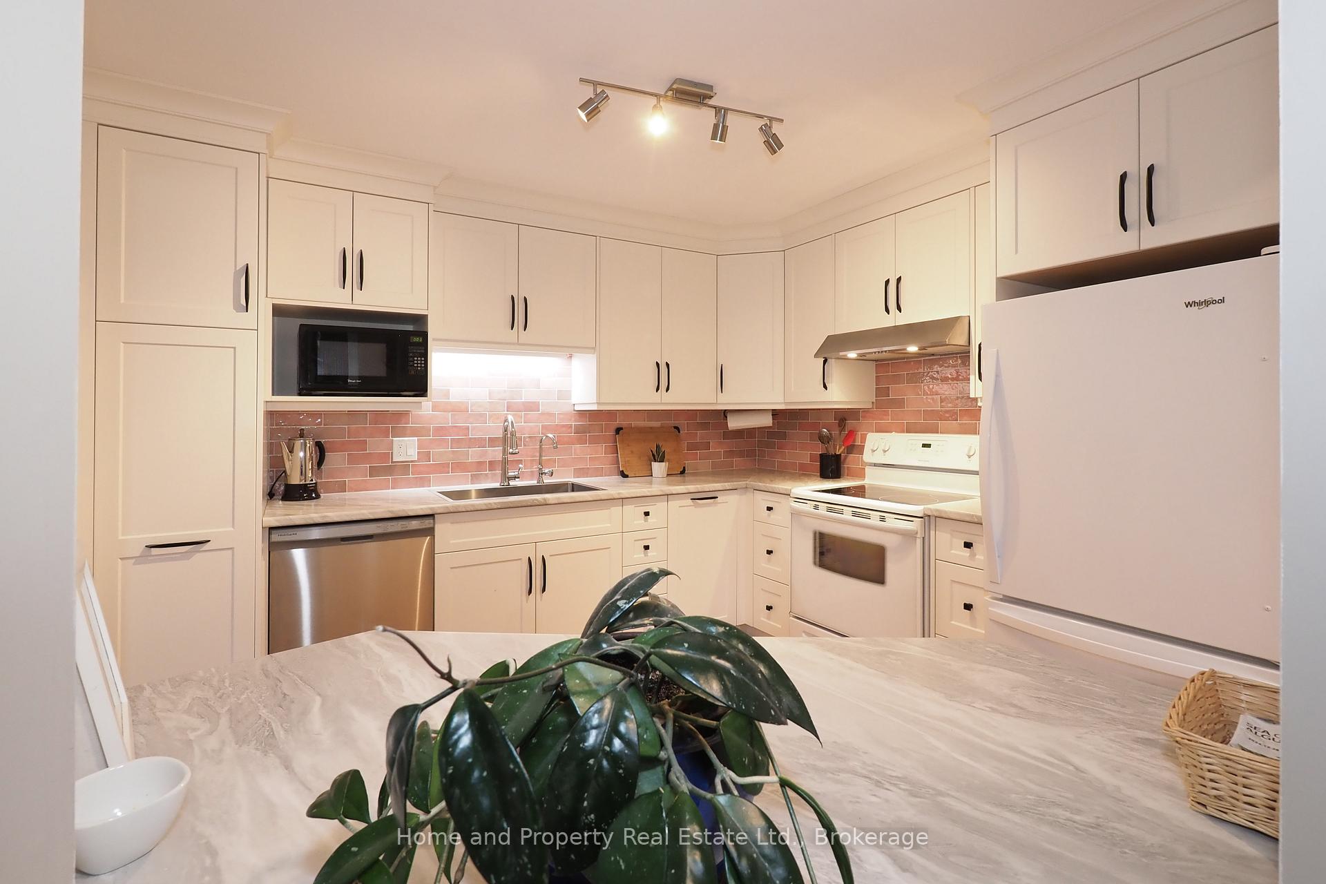 Photo 4 of Unit 1, 511 Oakvale Drive, Waterloo — HOMEH