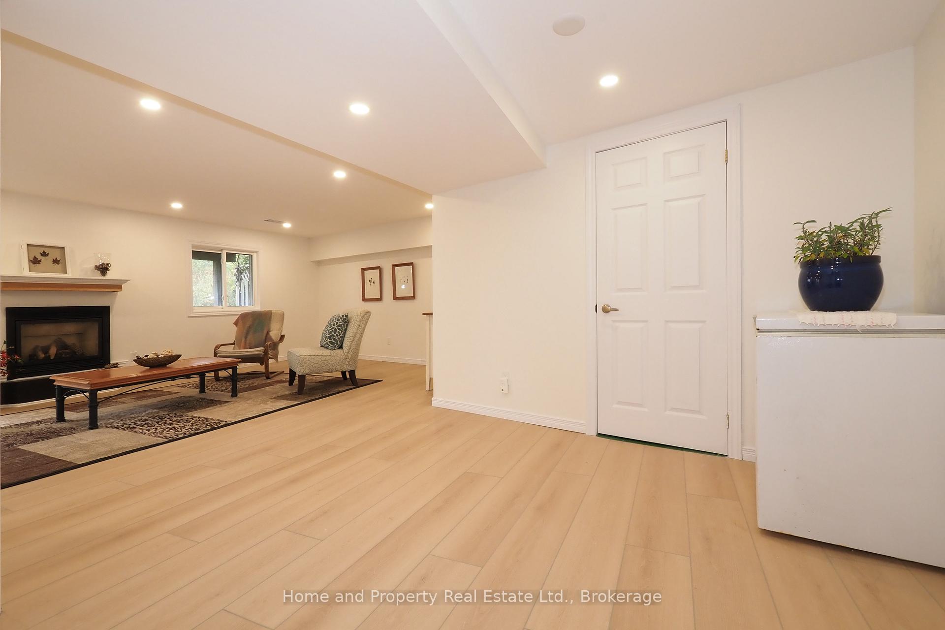 Photo 8 of Unit 1, 511 Oakvale Drive, Waterloo — HOMEH
