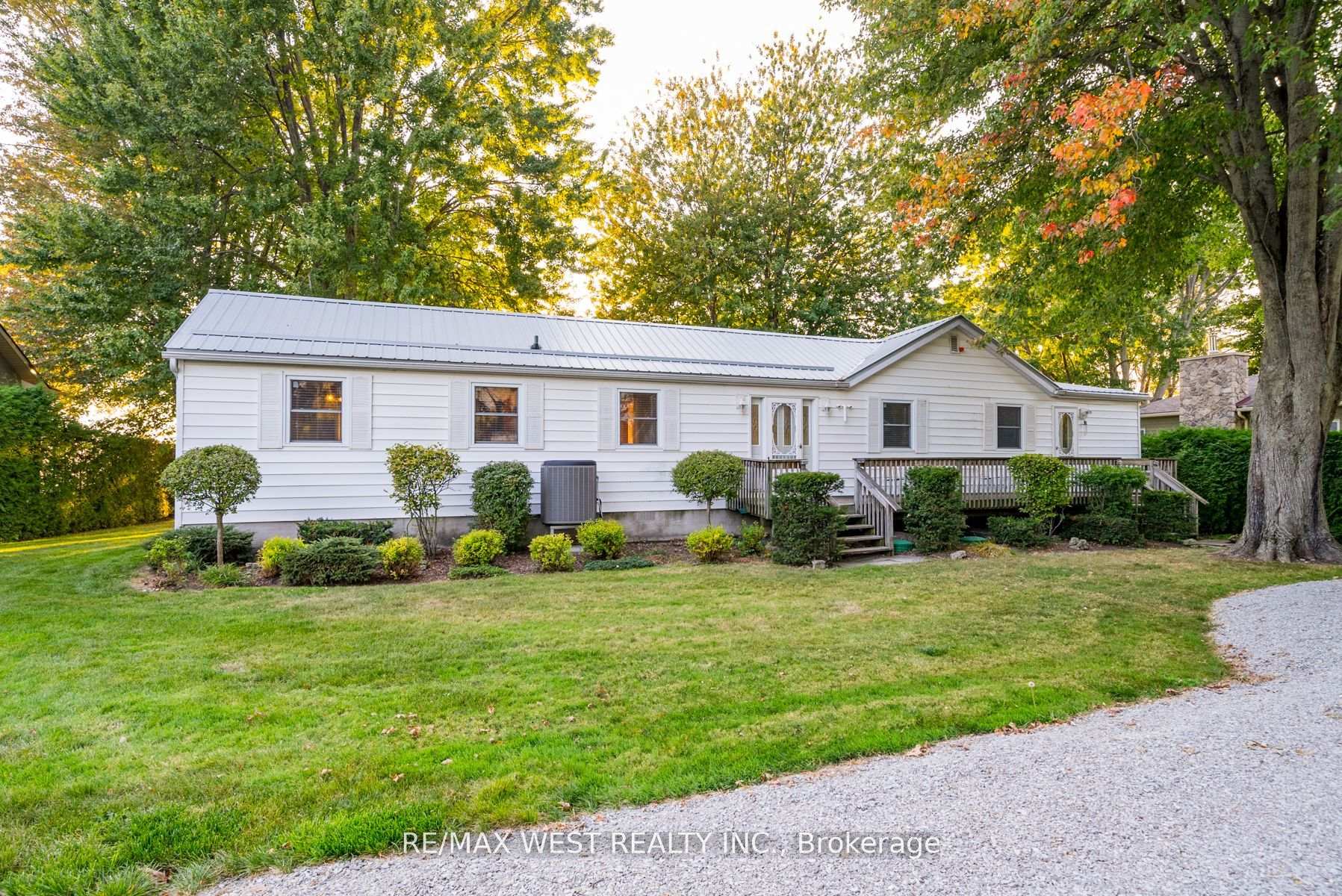 Photo 16 of 1668 Lakeshore Drive, Ramara, Brechin — HOMEH