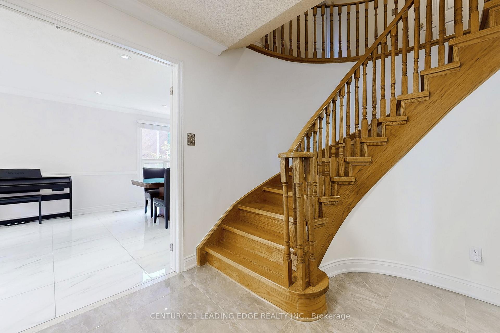 Photo 9 of 10 Vivaldi Crescent, Brampton, Brampton South — HOMEH