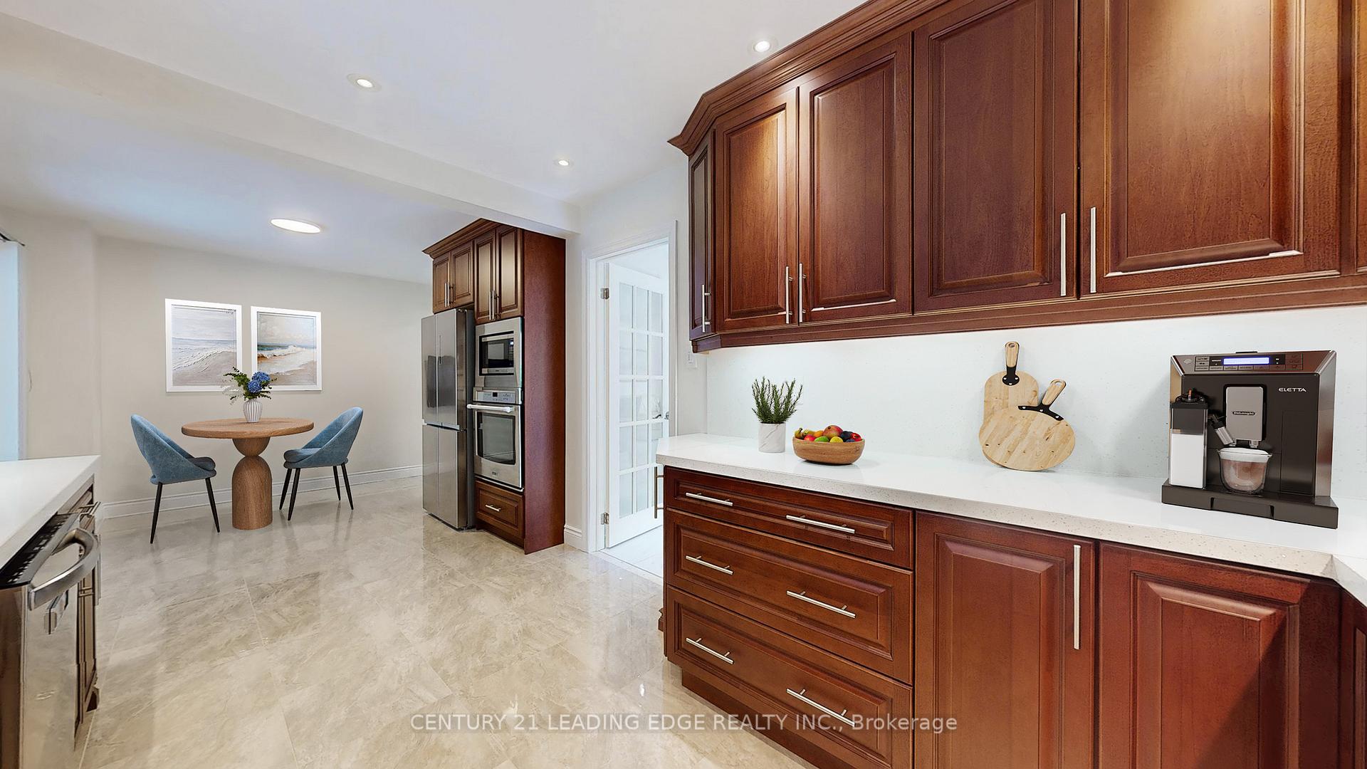 Photo 7 of 10 Vivaldi Crescent, Brampton, Brampton South — HOMEH