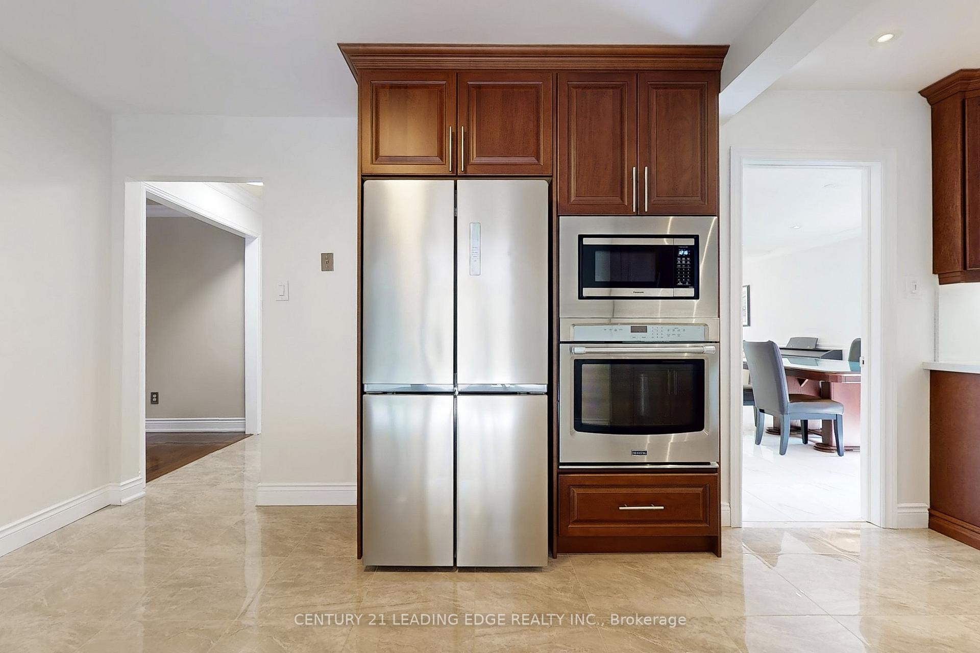 Photo 10 of 10 Vivaldi Crescent, Brampton, Brampton South — HOMEH