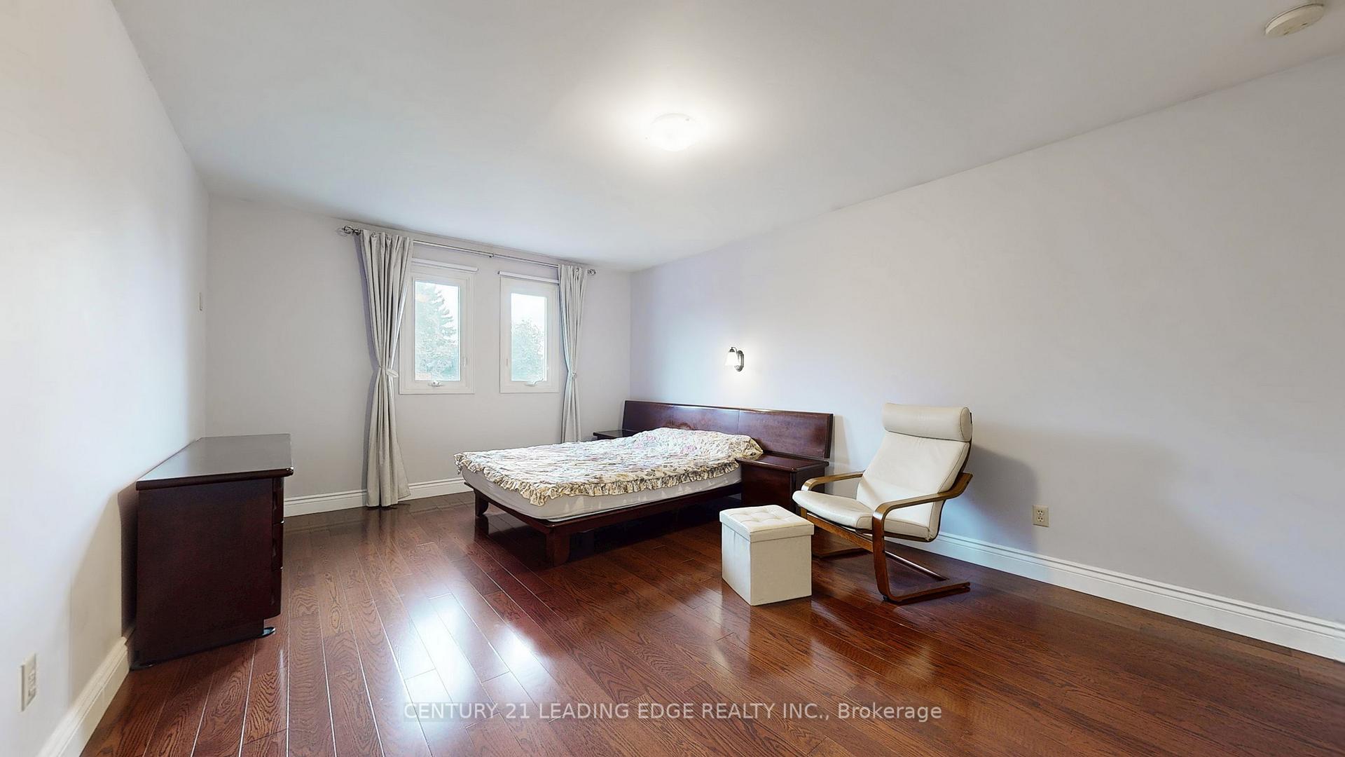 Photo 15 of 10 Vivaldi Crescent, Brampton, Brampton South — HOMEH