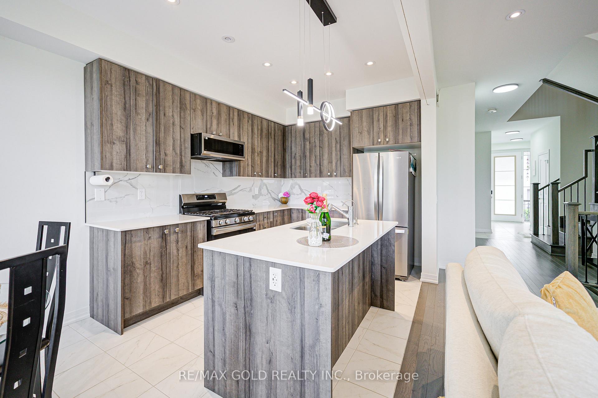 Photo 5 of Unit 8, 10 Freedom Crescent, Hamilton, Mount Hope — HOMEH