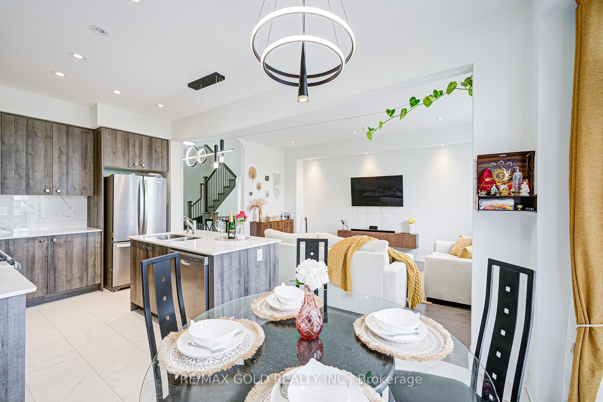 Photo 10 of Unit 8, 10 Freedom Crescent, Hamilton, Mount Hope — HOMEH