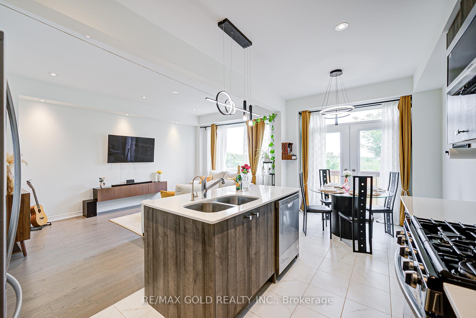 Photo 30 of Unit 8, 10 Freedom Crescent, Hamilton, Mount Hope — HOMEH