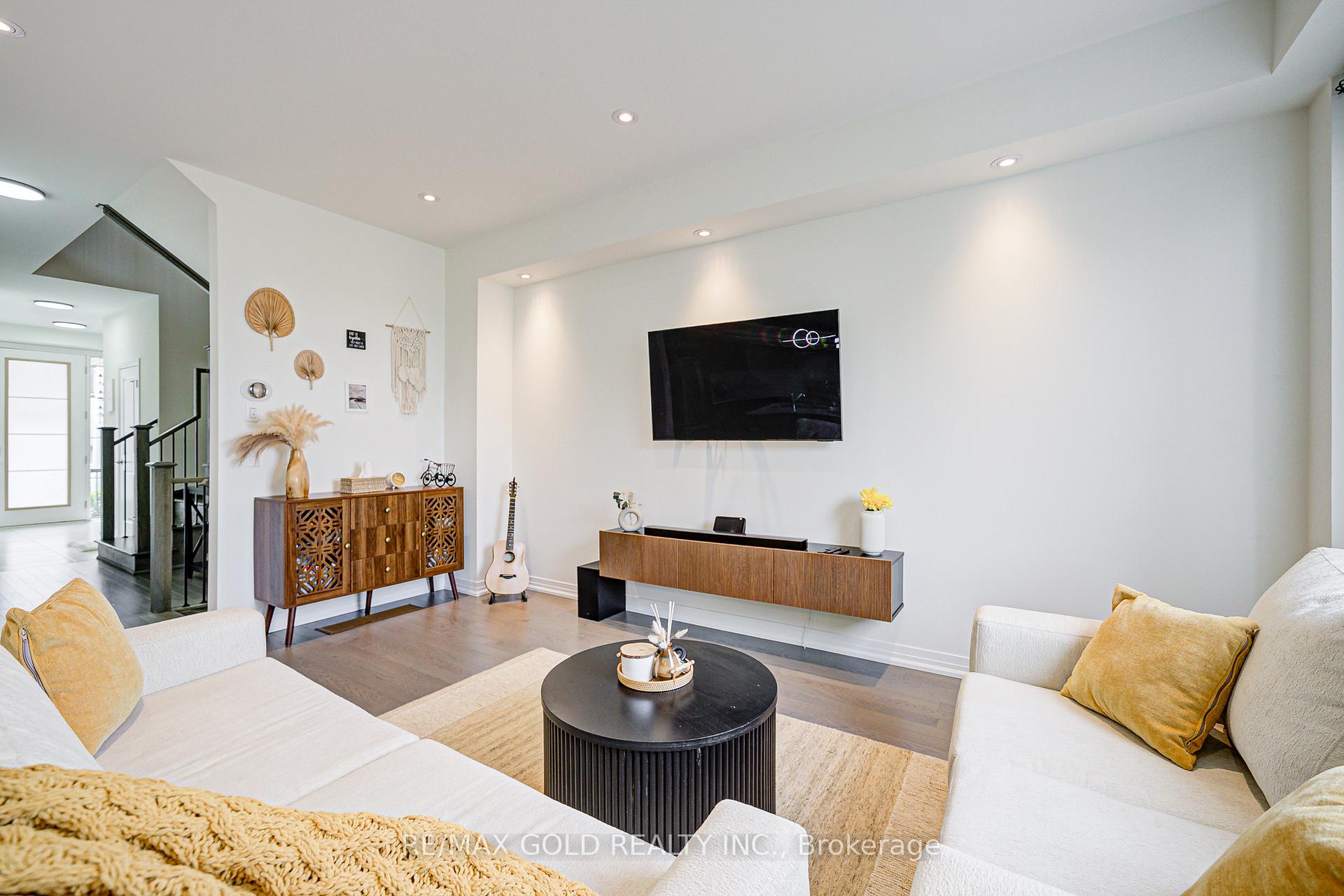 Photo 18 of Unit 8, 10 Freedom Crescent, Hamilton, Mount Hope — HOMEH