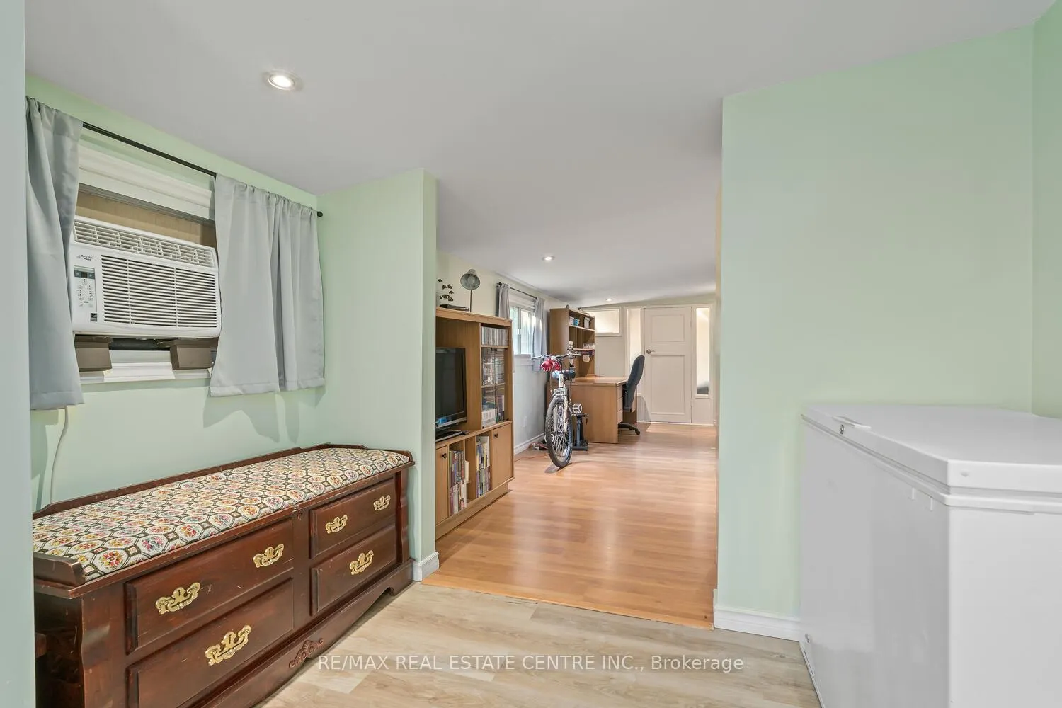 Photo 8 of 16 Second Avenue, Erin — HOMEH