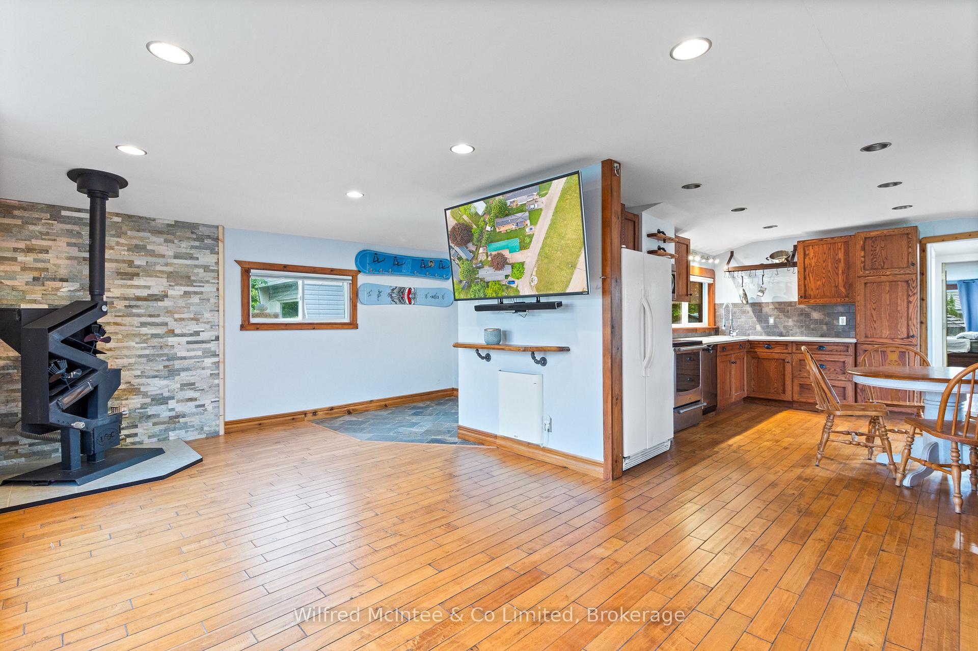 Photo 8 of 48 Maplewood Boulevard, Kincardine — HOMEH