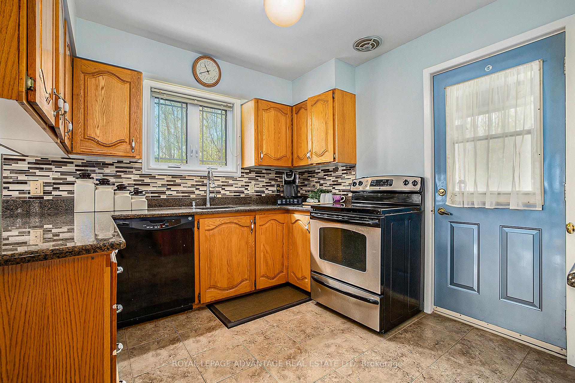 Photo 8 of 198 Somerville Drive, Tay Valley, Bathurst/Burgess & Sherbrooke (Bathurst) Twp — HOMEH