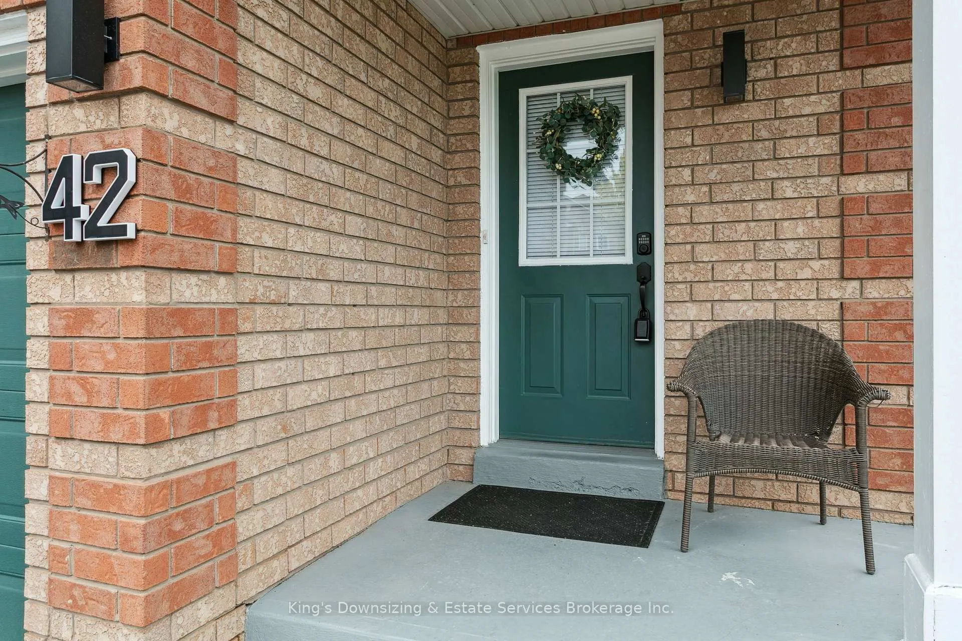 Photo 2 of 42 Lake Louise Drive, Brampton, Fletcher's Meadow — HOMEH