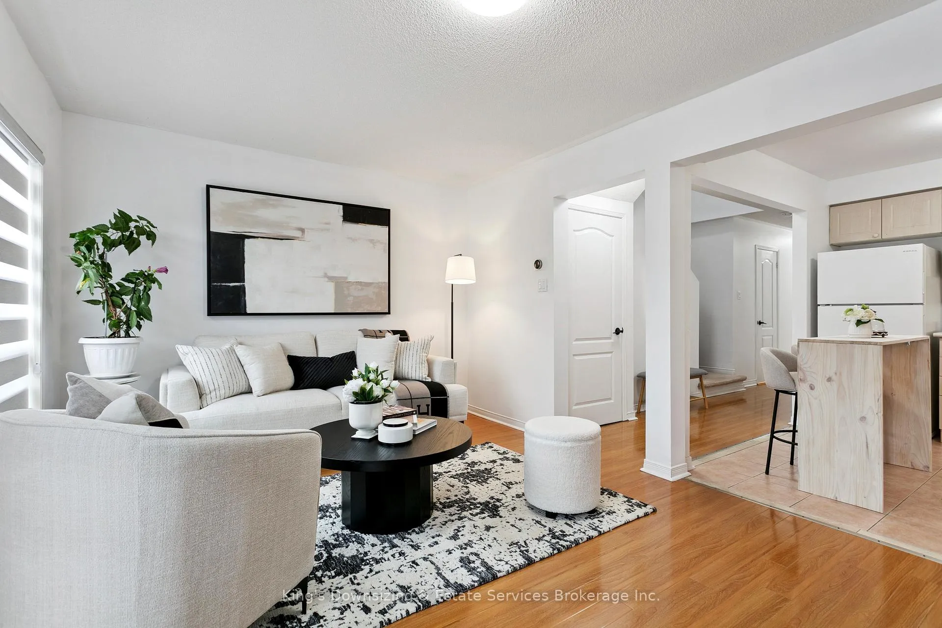 Photo 8 of 42 Lake Louise Drive, Brampton, Fletcher's Meadow — HOMEH