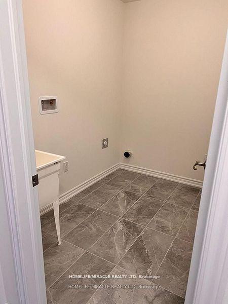 Photo 7 of 20 Tooker Dr N, Brant, Brantford Twp — HOMEH