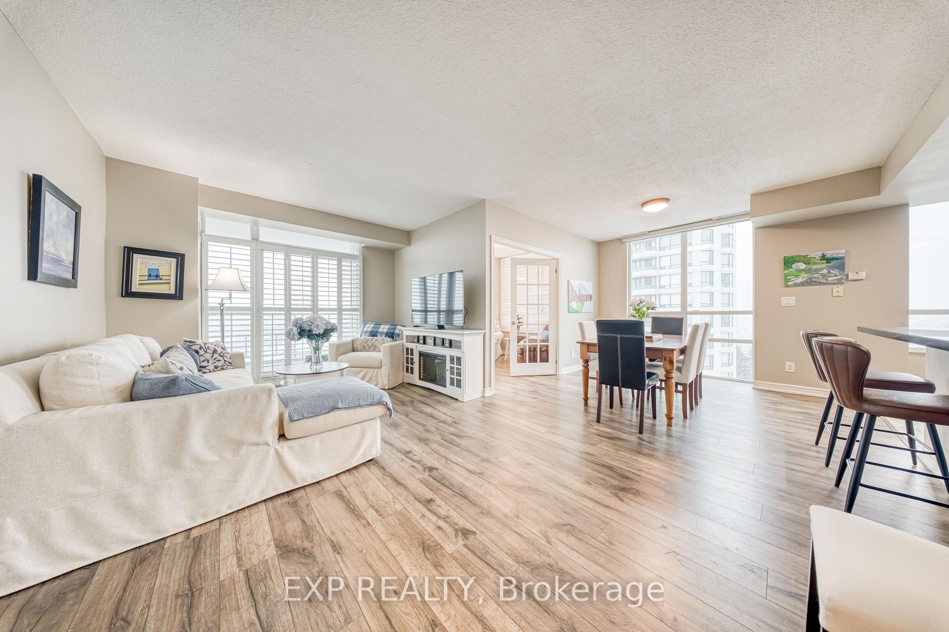 Photo 1 of Unit 806, 100 Promenade Circle, Vaughan, Brownridge — HOMEH