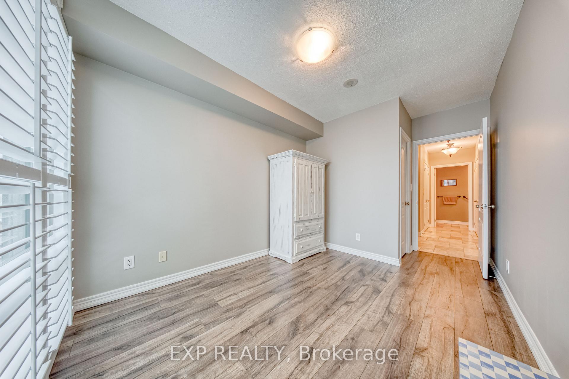 Photo 20 of Unit 806, 100 Promenade Circle, Vaughan, Brownridge — HOMEH