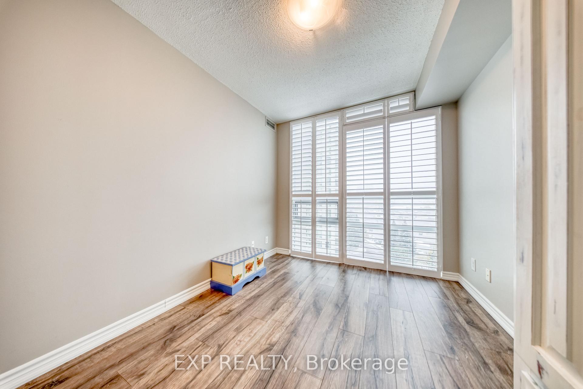 Photo 15 of Unit 806, 100 Promenade Circle, Vaughan, Brownridge — HOMEH