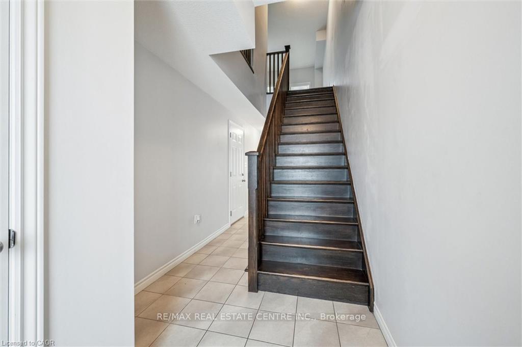 Photo 5 of Unit 14, 100 Chester Drive, Cambridge — HOMEH