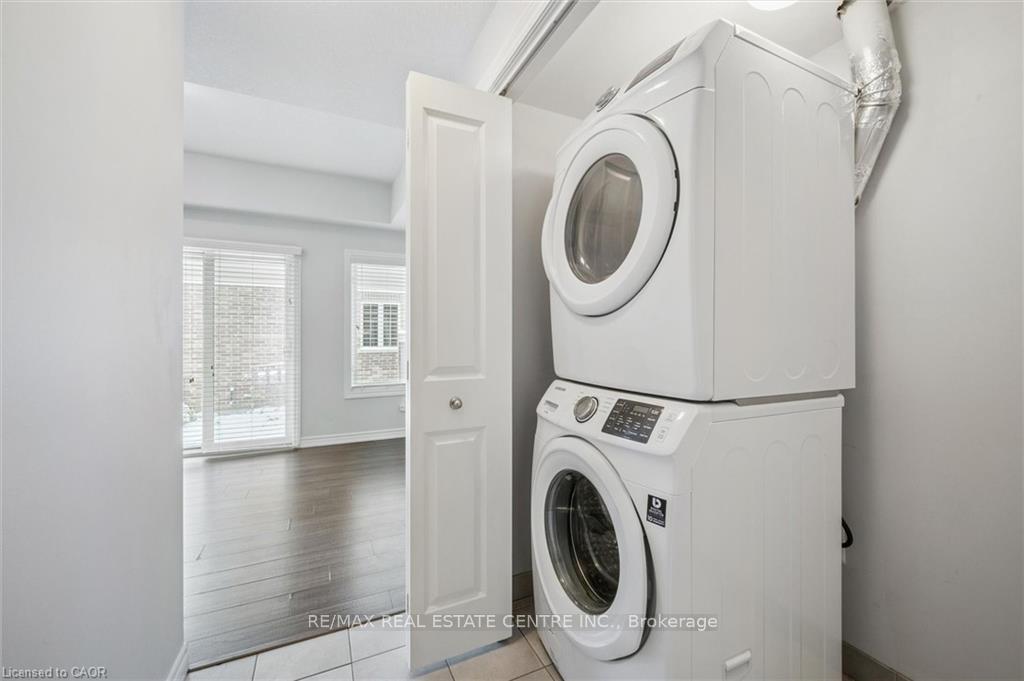 Photo 9 of Unit 14, 100 Chester Drive, Cambridge — HOMEH