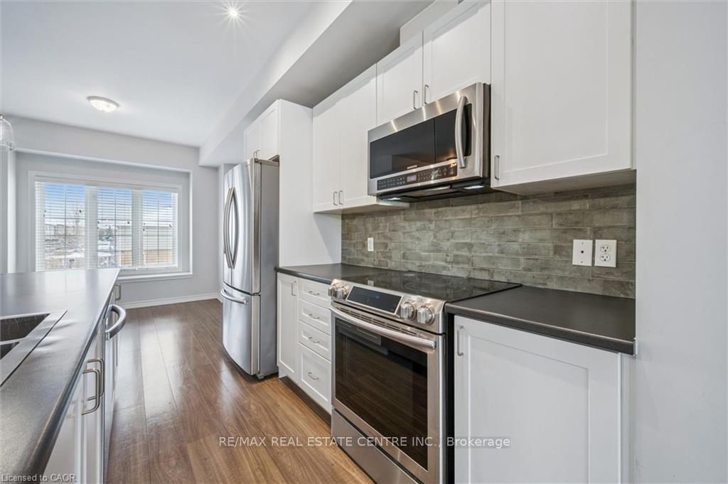 Photo 7 of Unit 14, 100 Chester Drive, Cambridge — HOMEH