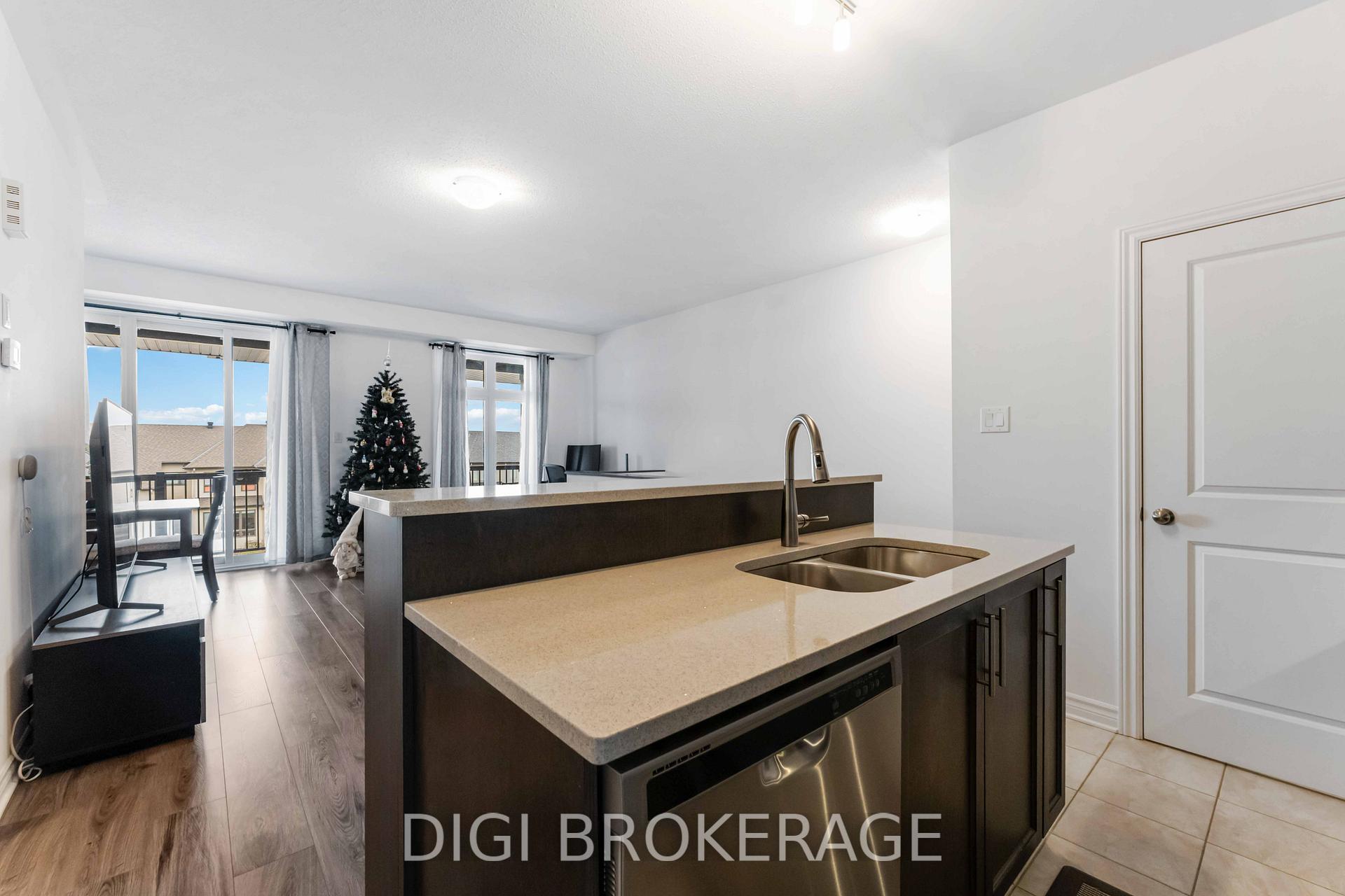 Photo 4 of 40D Jaguar Private, Ottawa, Kanata - Emerald Meadows/Trailwest — HOMEH