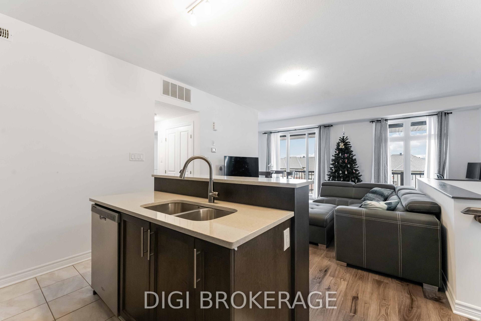 Photo 5 of 40D Jaguar Private, Ottawa, Kanata - Emerald Meadows/Trailwest — HOMEH