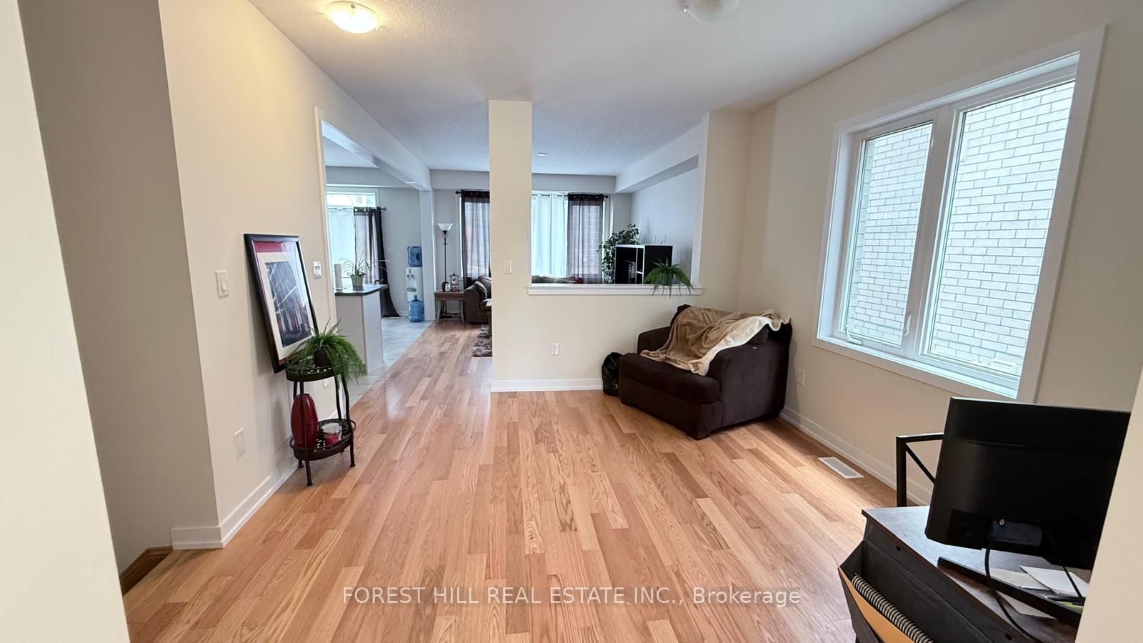 Photo 2 of 126 Lilac Circle, Haldimand — HOMEH