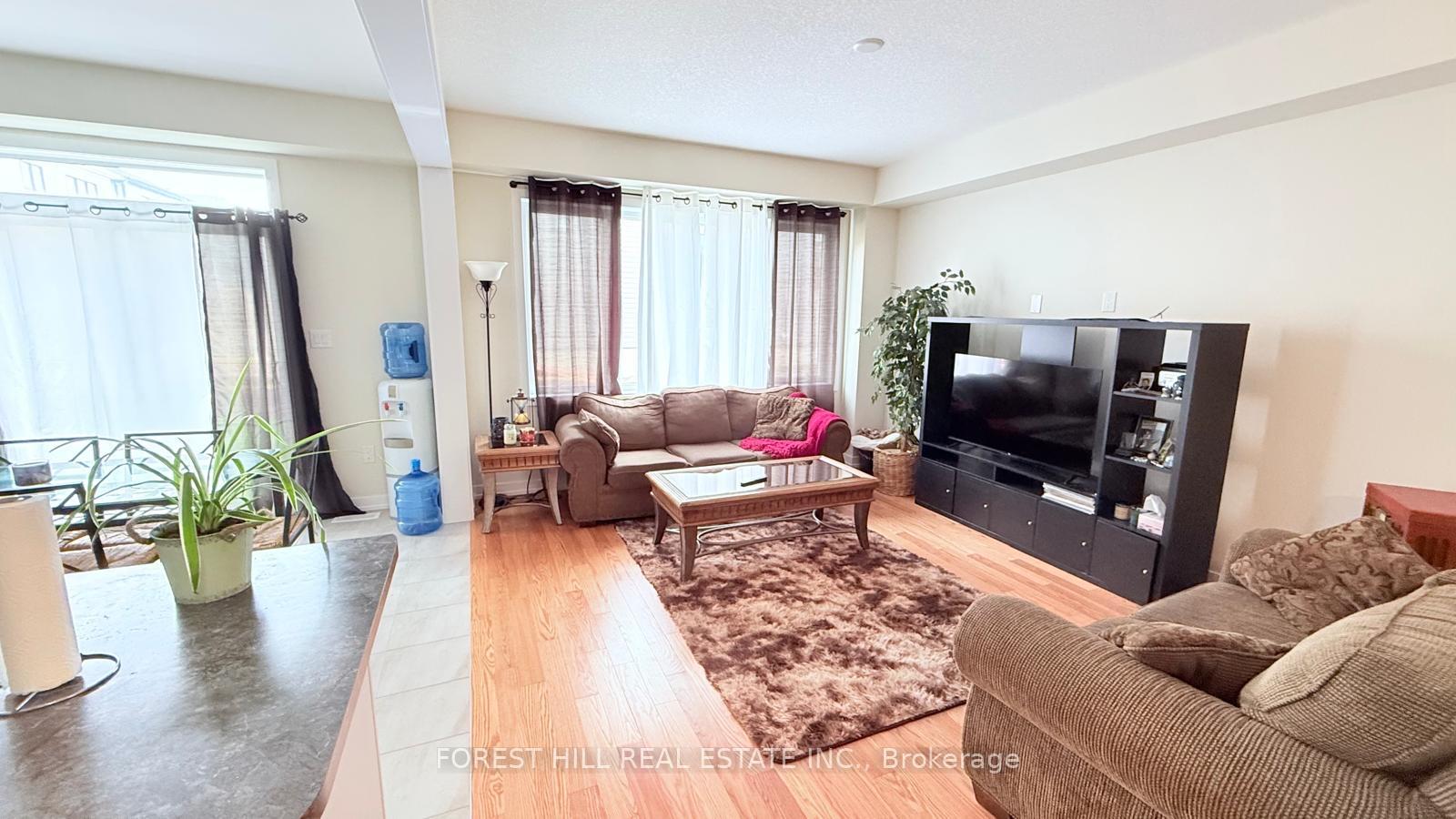 Photo 4 of 126 Lilac Circle, Haldimand — HOMEH
