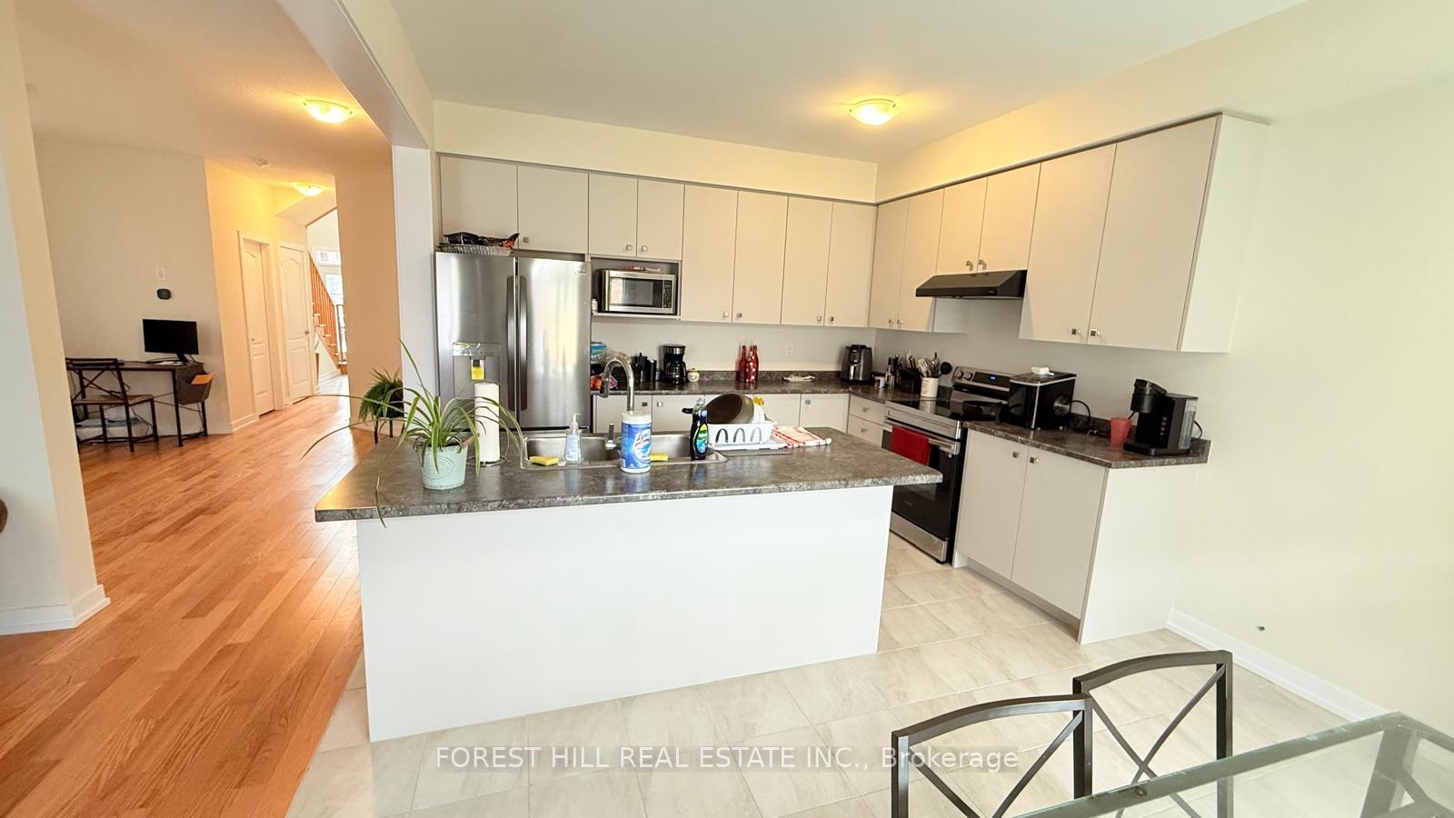 Photo 11 of 126 Lilac Circle, Haldimand — HOMEH