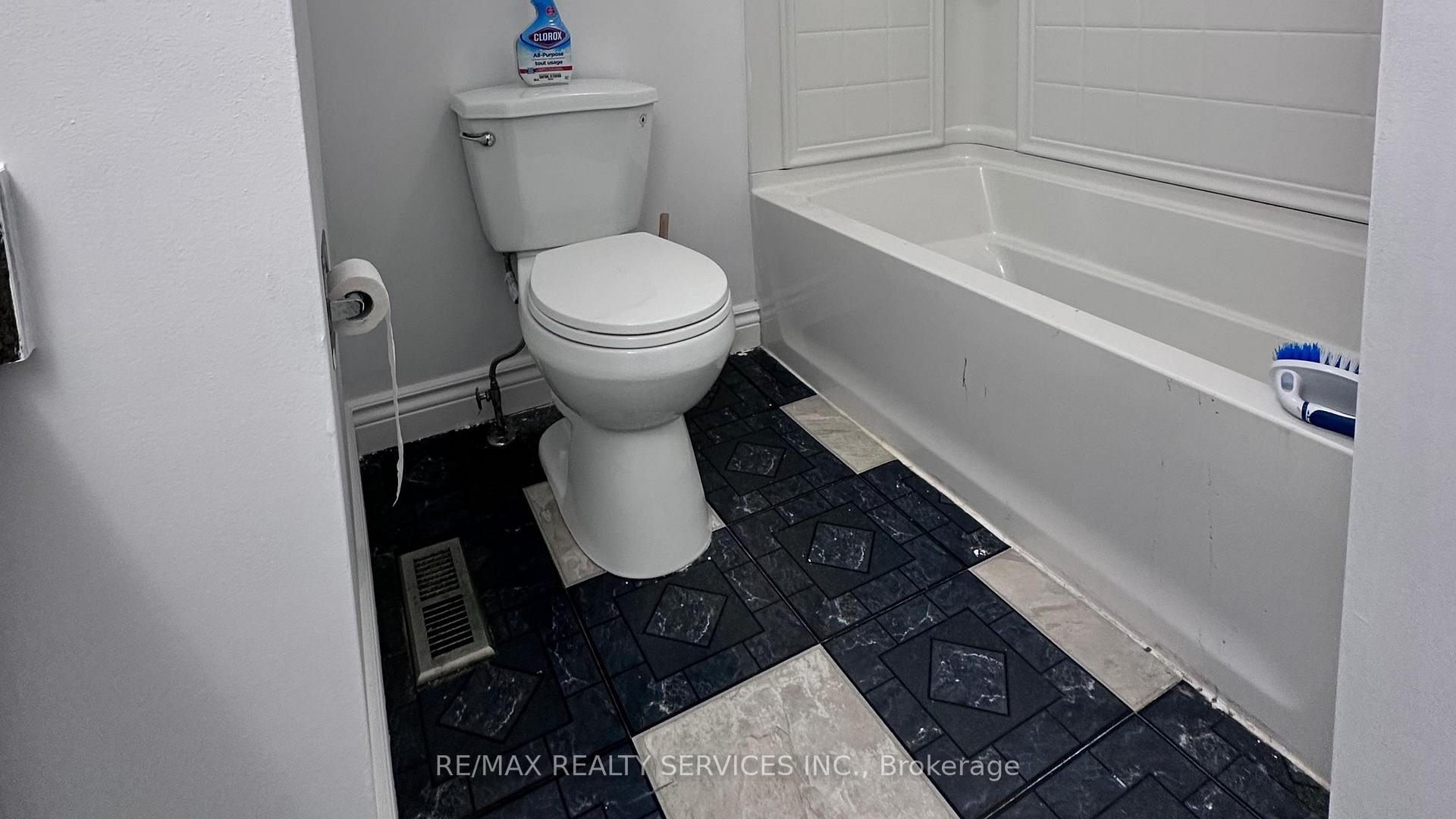 Photo 5 of 5 Hammond Crescent, New Tecumseth, Beeton — HOMEH