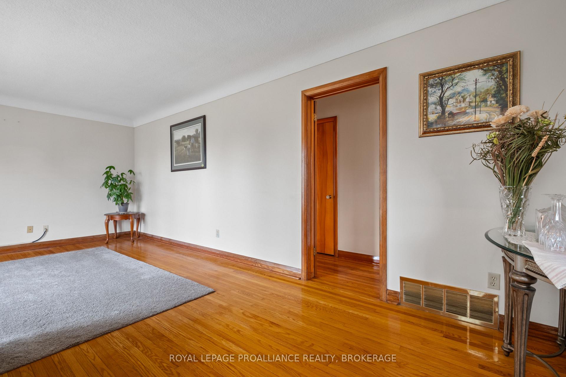 Photo 3 of 56 Campbell Crescent, Kingston, Central City West — HOMEH