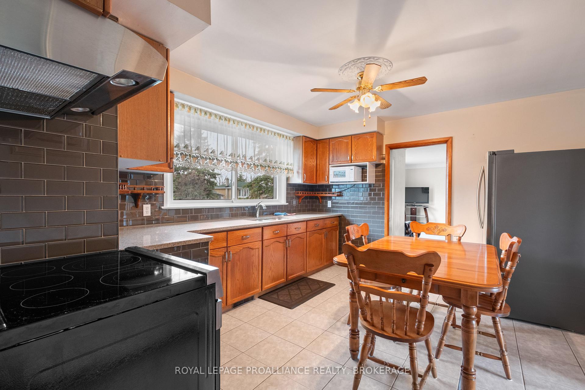 Photo 13 of 56 Campbell Crescent, Kingston, Central City West — HOMEH