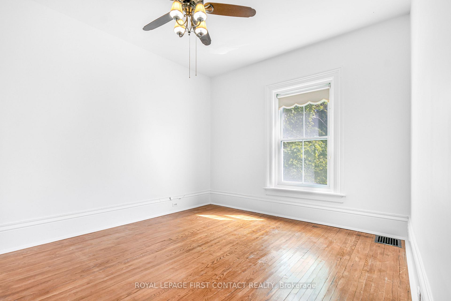 Photo 24 of 14&16 Peel Street, Barrie, Codrington — HOMEH