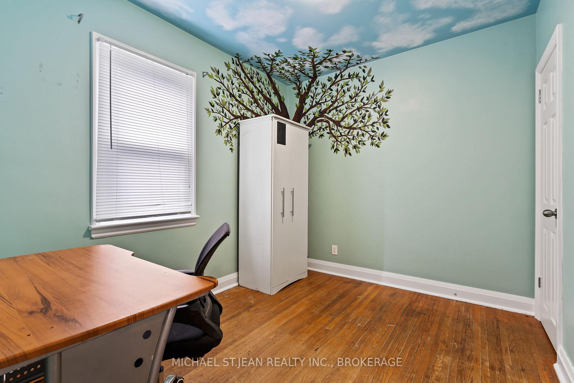 Photo 7 of 11 Marlborough Avenue, St. Catharines, Facer — HOMEH