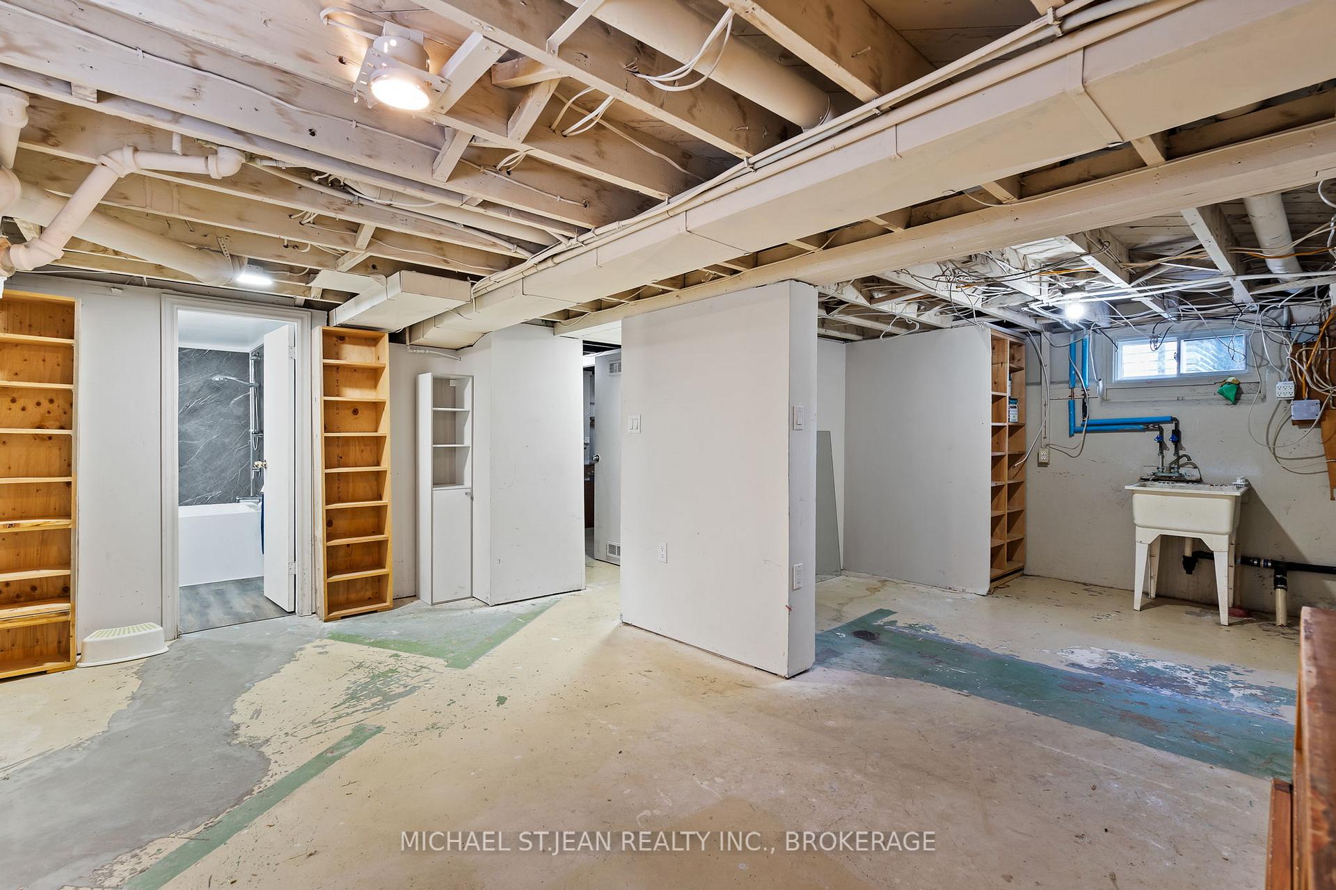 Photo 12 of 11 Marlborough Avenue, St. Catharines, Facer — HOMEH