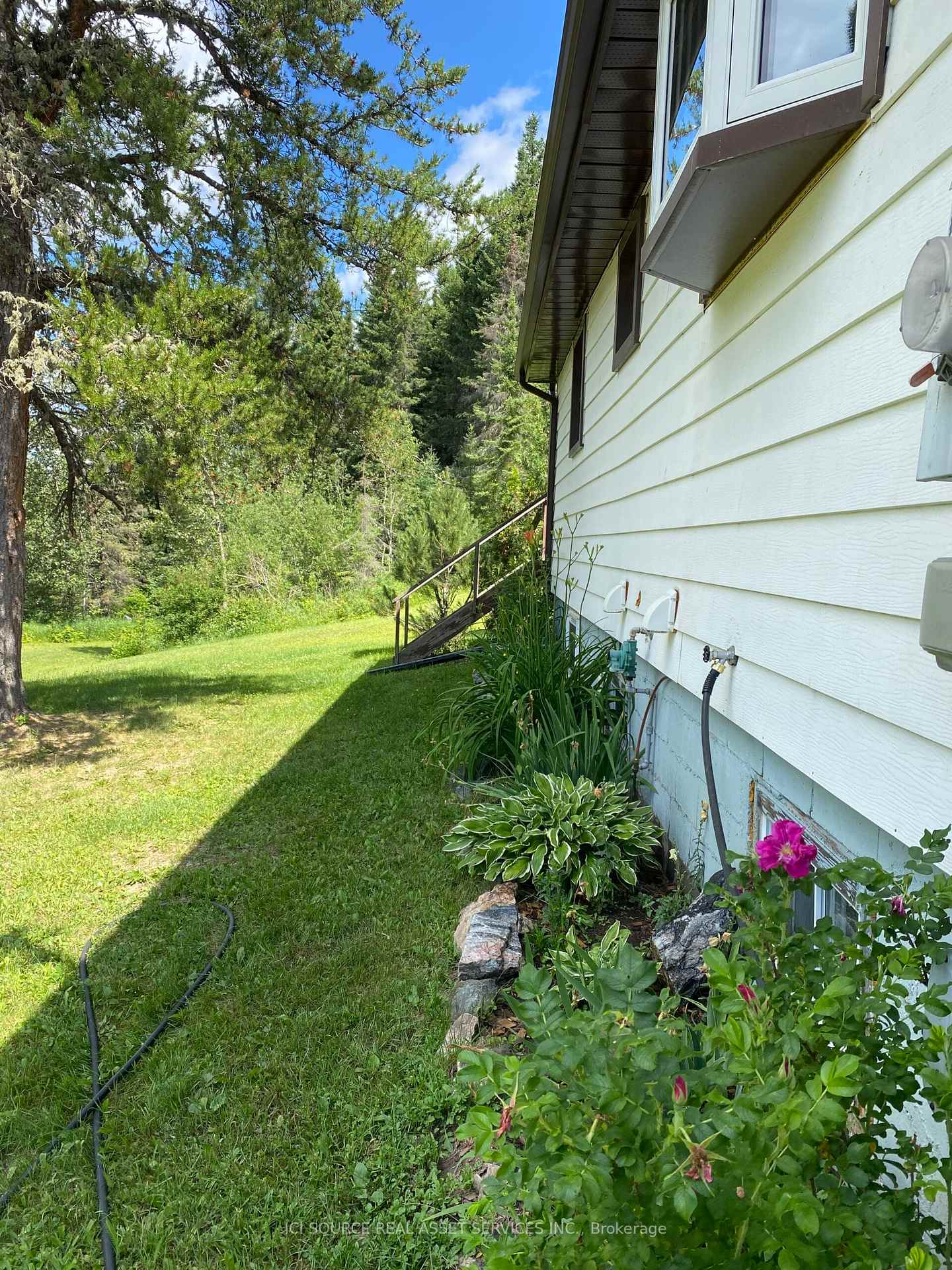 Photo 4 of 128 Pipeline Road, Thunder Bay — HOMEH