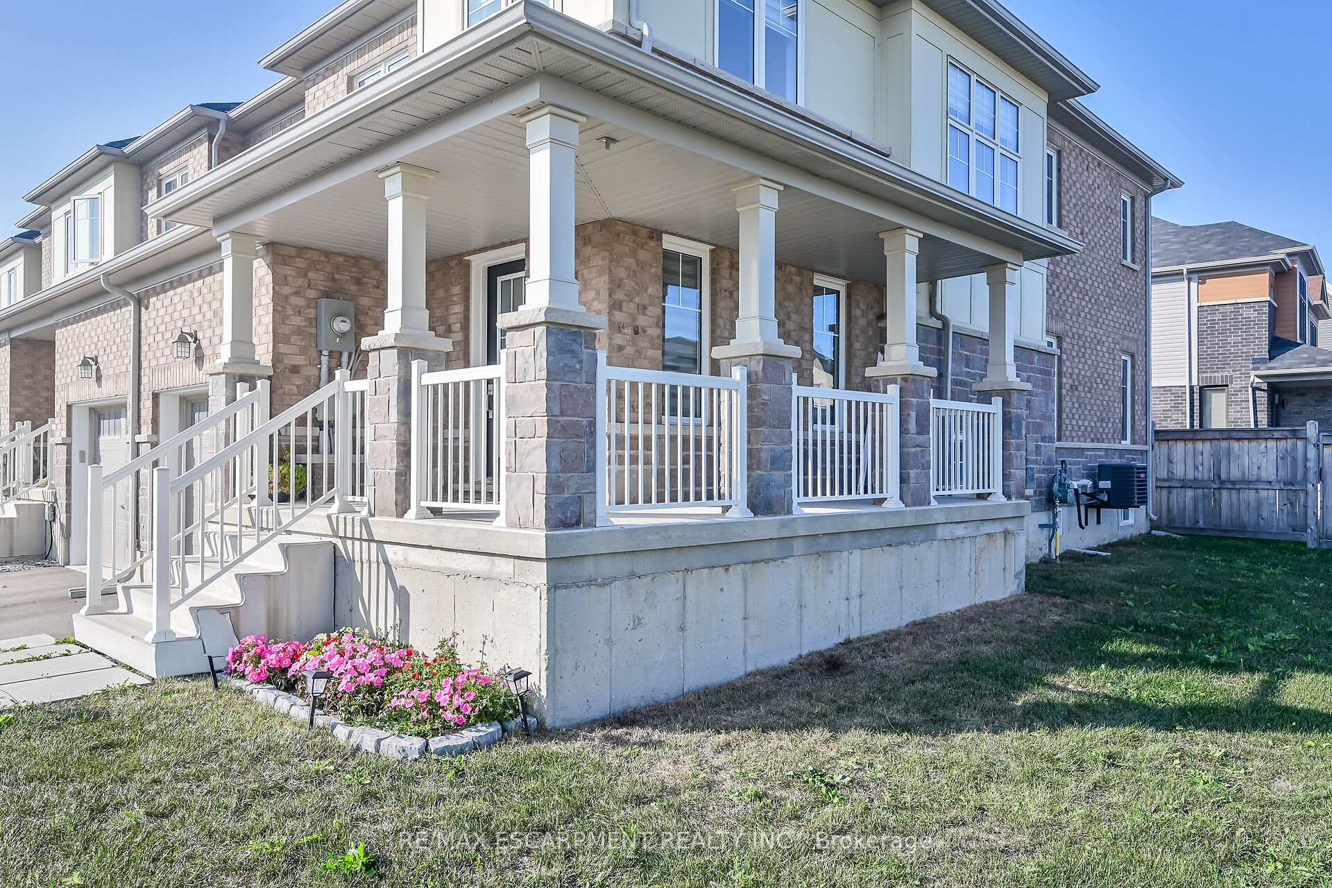 Photo 3 of 164 MacLachlan Avenue, Haldimand — HOMEH