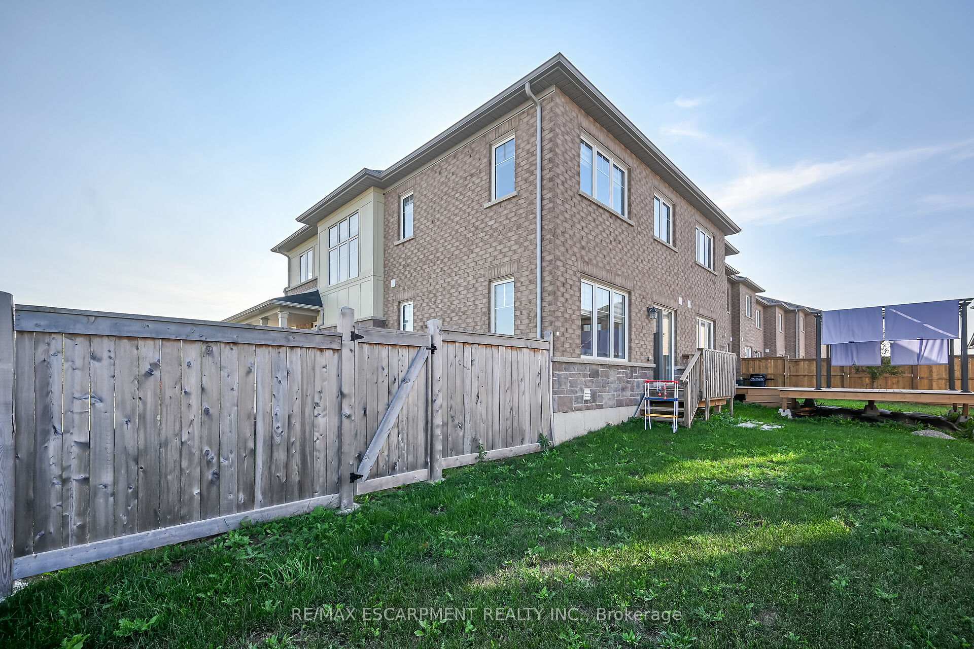 Photo 30 of 164 MacLachlan Avenue, Haldimand — HOMEH