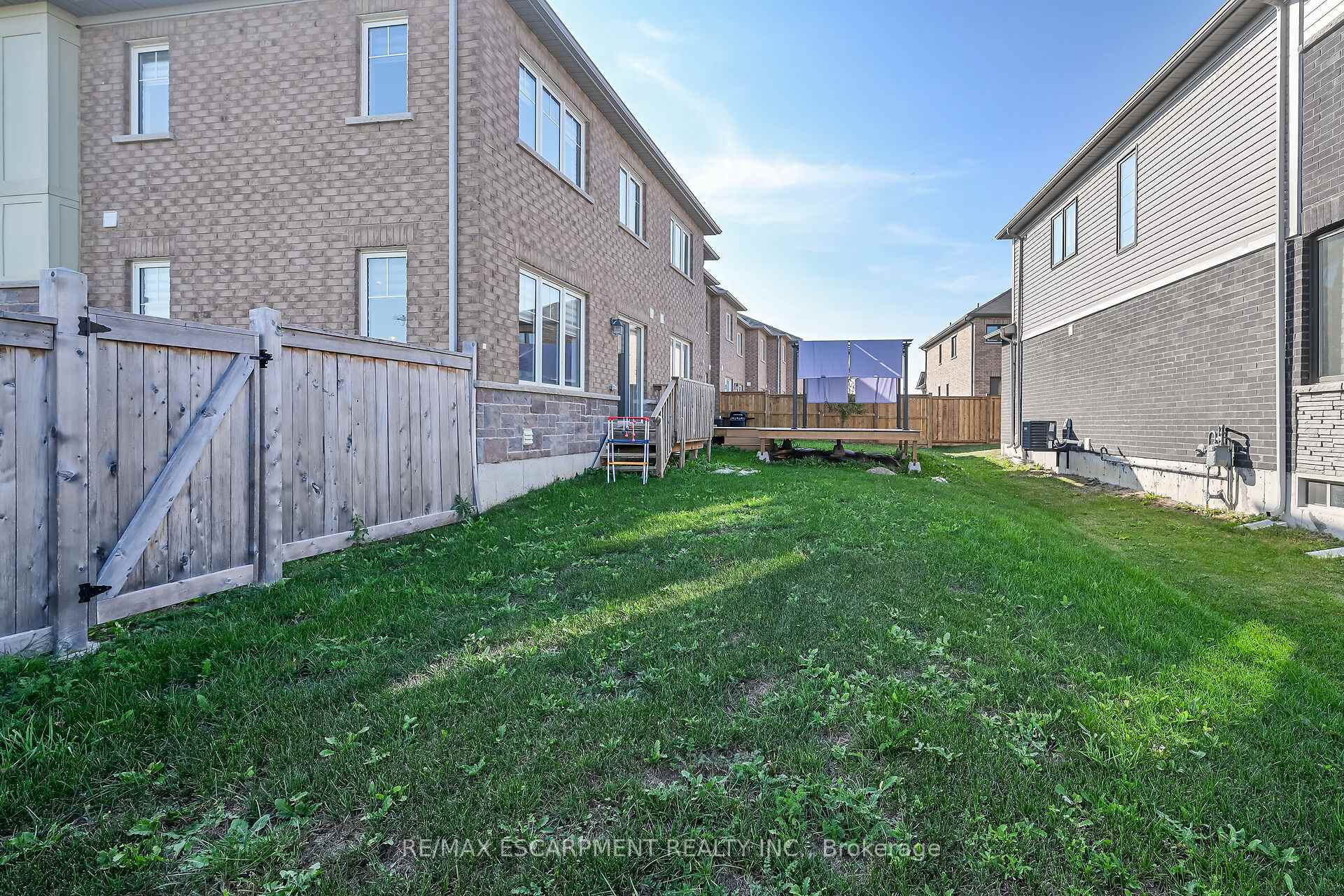 Photo 42 of 164 MacLachlan Avenue, Haldimand — HOMEH