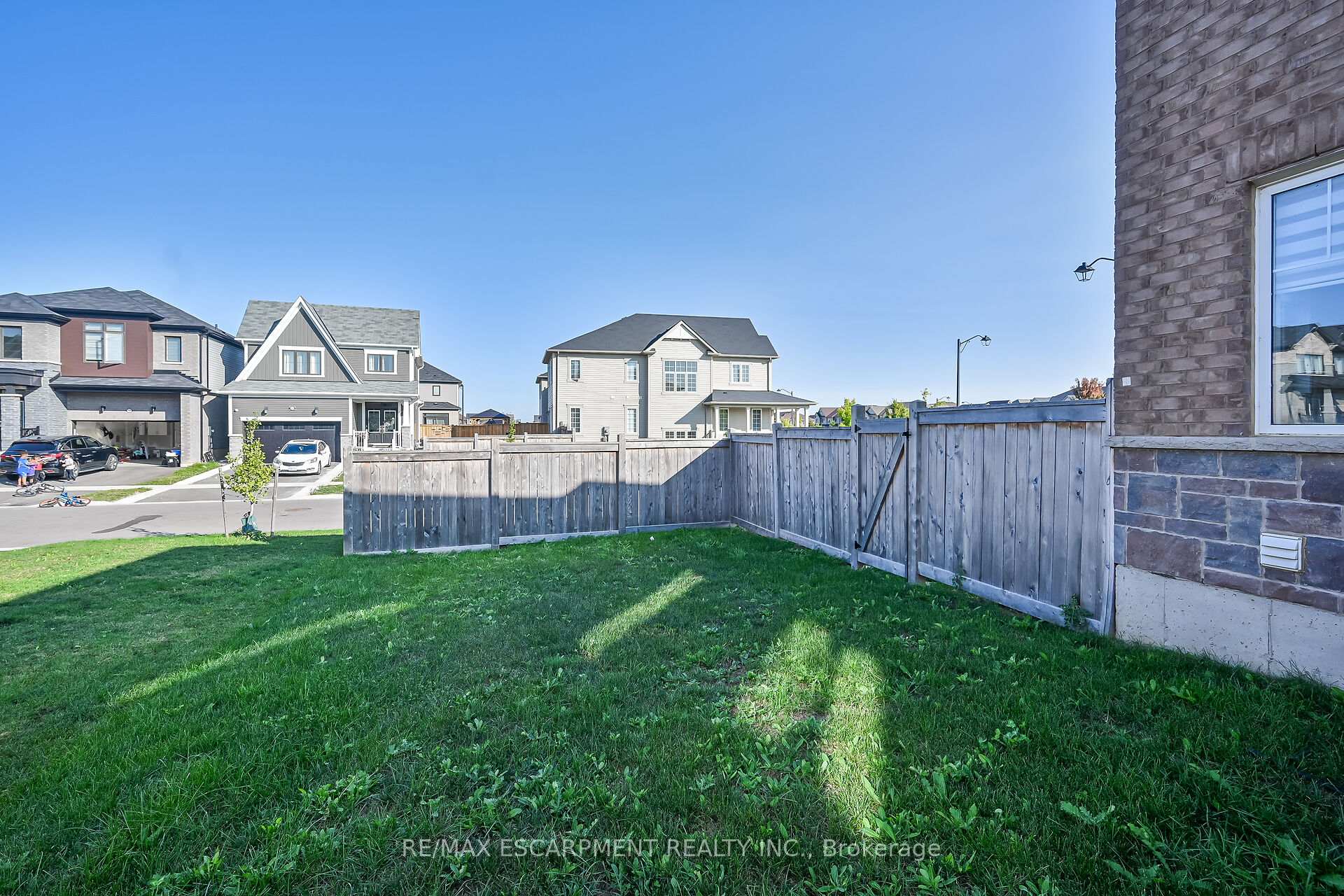 Photo 34 of 164 MacLachlan Avenue, Haldimand — HOMEH