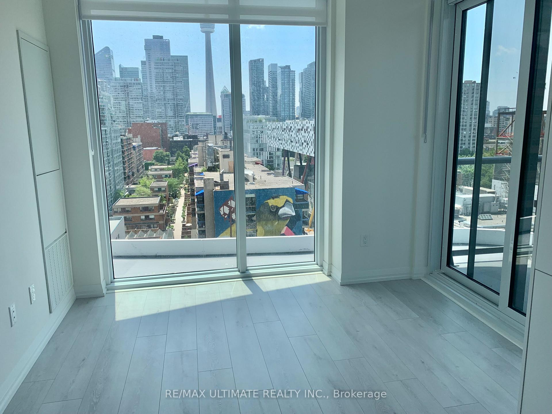Front of Unit 1011, 280 Dundas Street W