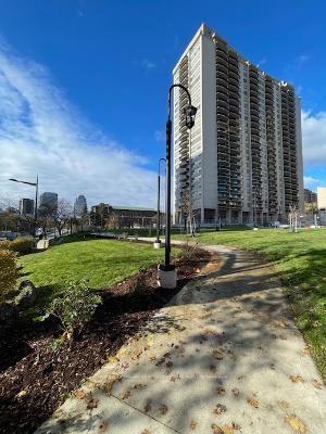 Photo 10 of Unit 2511, 400 Walmer Road, Toronto, Forest Hill South — HOMEH