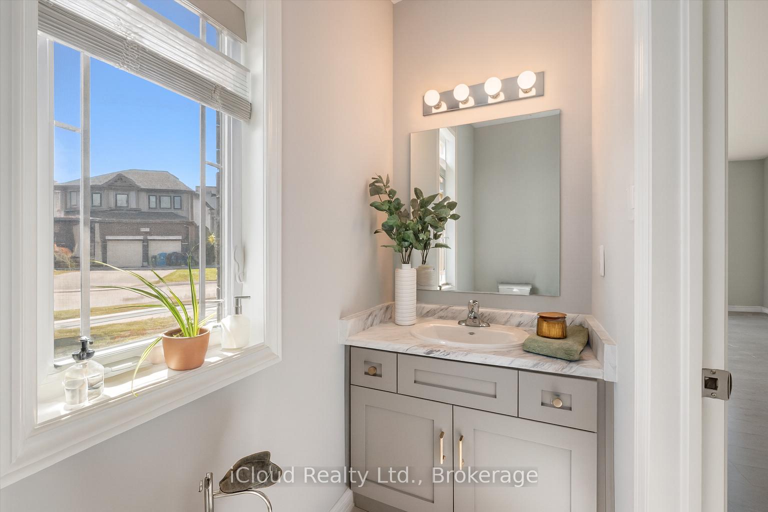 Photo 24 of 18 Everton Drive, Guelph, Clairfields/Hanlon Business Park — HOMEH