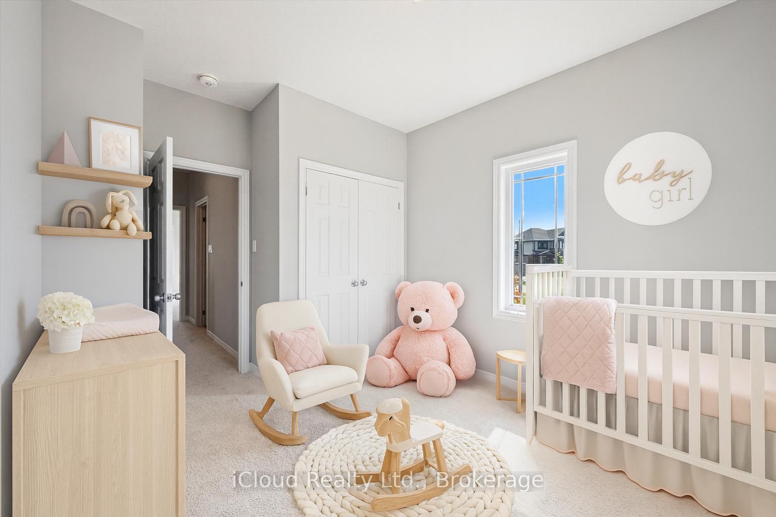Photo 7 of 18 Everton Drive, Guelph, Clairfields/Hanlon Business Park — HOMEH