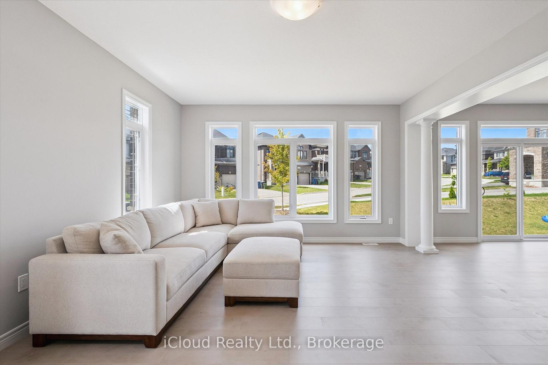 Photo 17 of 18 Everton Drive, Guelph, Clairfields/Hanlon Business Park — HOMEH