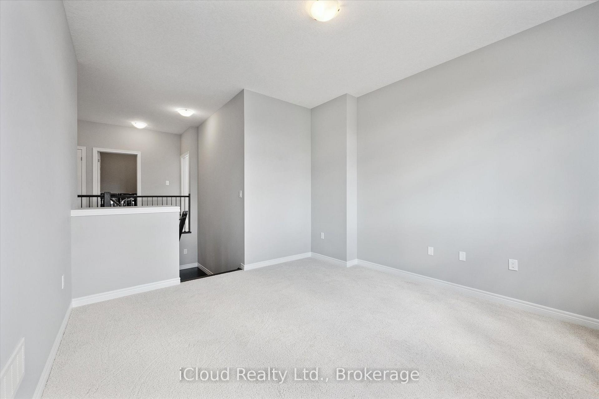 Photo 10 of 18 Everton Drive, Guelph, Clairfields/Hanlon Business Park — HOMEH
